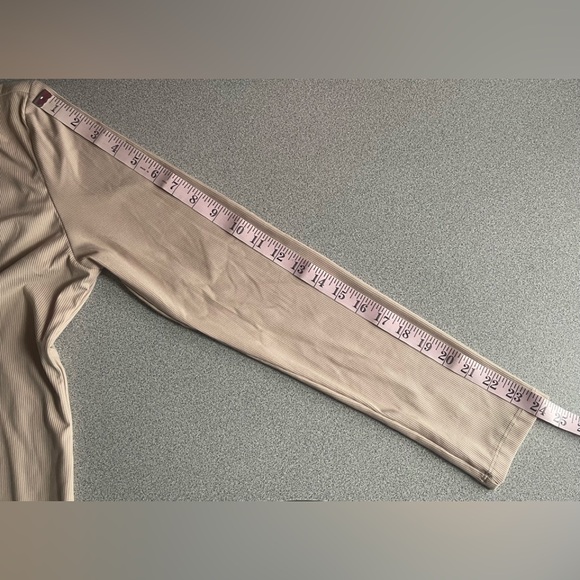 House Of Harlow 1960 Beige Nude Ribbed Mock Neck Top Size XL - Picture 13 of 14